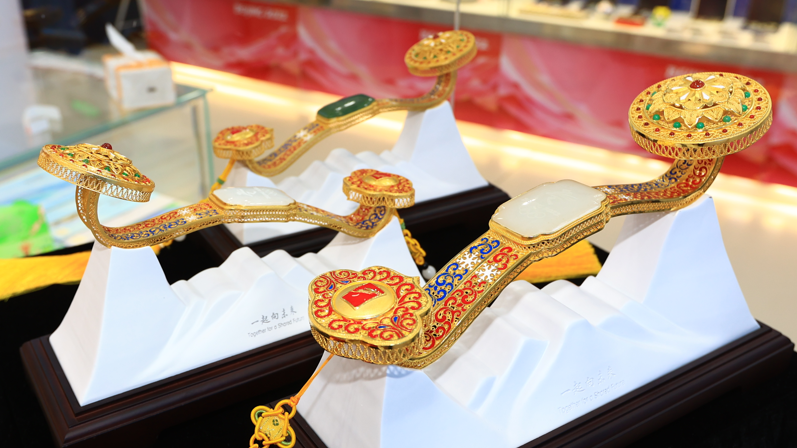 北京冬奥会特许商品“冬奥冰雪花丝如意”发布，尽展“非遗”魅力！