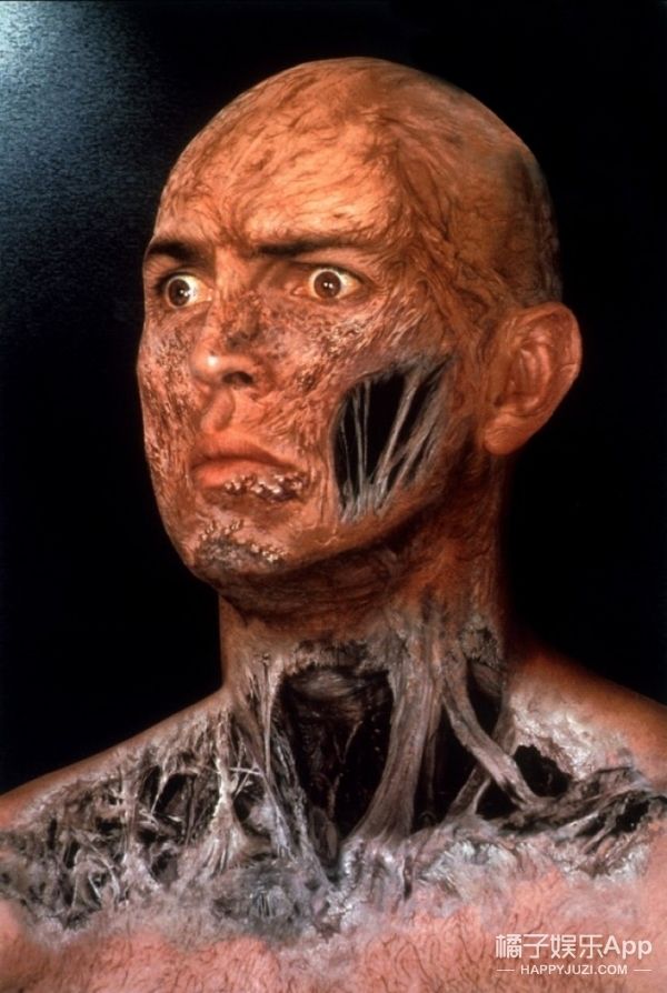 可怕!触手系、大虫子、畸形人,这10部怪物电影