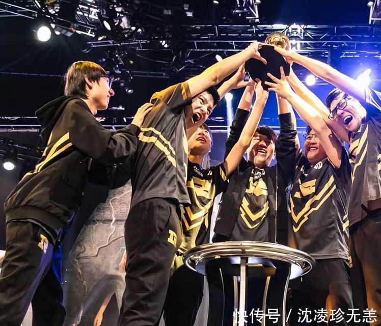 LOL的这些世界第一人,你还记得谁,他27分钟4