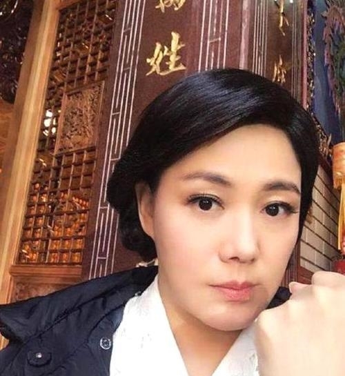 她因过度劳累后在片场去世,终身未婚未育,死后捐献身体器官!