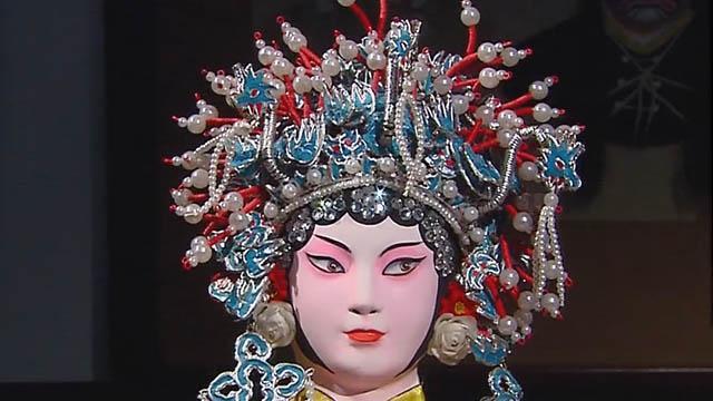 一对伉俪两项非遗 盔头本是纸上谈兵 一对伉俪两项非遗 盔头本是纸上谈兵