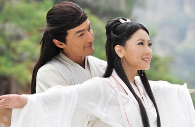 古装穿越剧所有的主角都回到现代,只有她选择