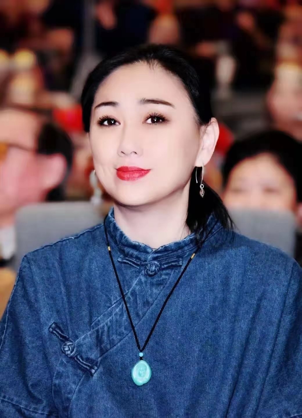 作为新中国舞蹈事业奠基人之一,著名舞蹈表演艺术家陈爱莲的女儿,您是