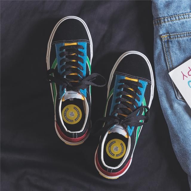 为什么男人都喜欢看女人穿连衣裙配靴子?看完