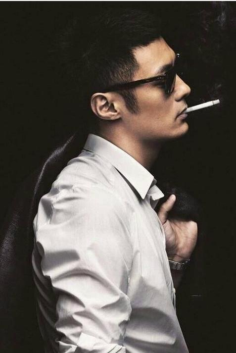 吸烟的男明星图片