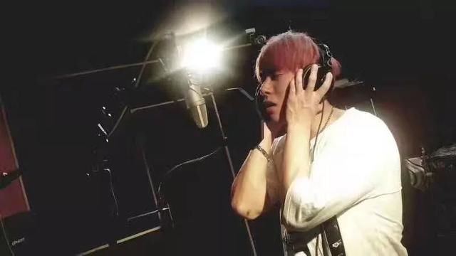 独家专访|白小白之徒肌肉型男吕斌,坚持梦想不