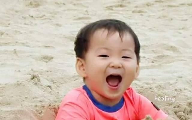 最近很火的表情包已经长大了,上幼儿园的宋民