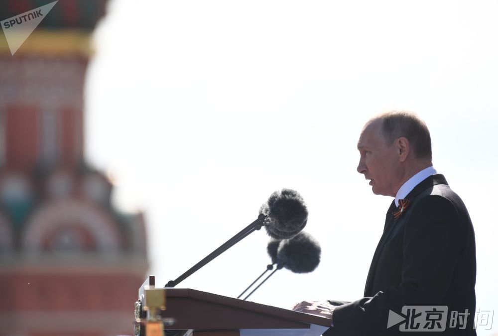 俄罗斯胜利日大阅兵 装备、女兵共吸睛 俄罗斯胜利日大阅兵 装备、女兵共吸睛