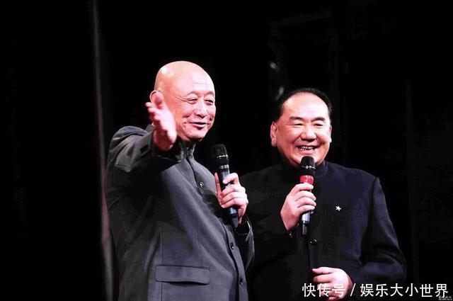 当年陈寒柏和高晓攀一起认师胜杰为干爹,当时的场景好不热闹,陈寒柏还