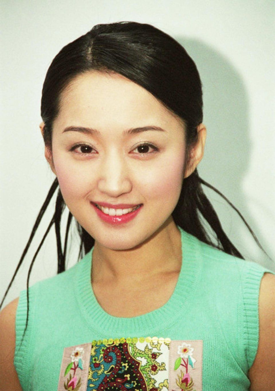 杨钰莹一组十七年前青涩旧照,29岁却嫩得像个