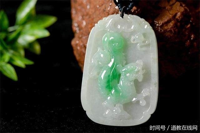 佩戴玉器很讲究风水,你身上的玉能保佑你吗? 佩戴玉器很讲究风水,你身上的玉能保佑你吗?