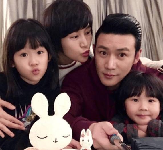 陆毅周末陪两个女儿画画,豪宅却意外曝光!网友