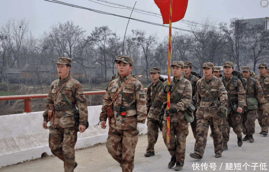 我国曾聚集了7000多名的解放军进行实战演习,据了解,这次实战演习包括