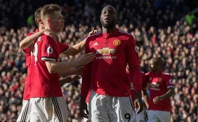 一米九的斯科尔斯!曼联青训小哥冻结阿扎尔,挤