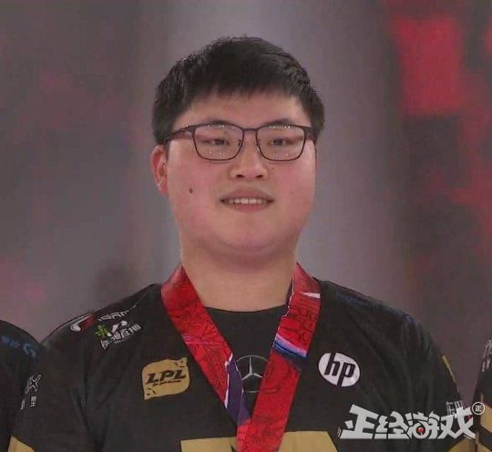 LOL世界选手实力排行榜更新!UZI仅排第4,前10