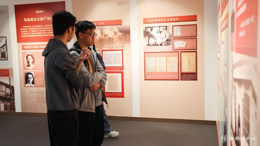 将“红色展览”办在师生身边 将“红色展览”办在师生身边