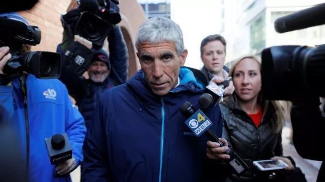 独家|“美国骗局”：36万中国留学生欲望与138亿美元的迷茫