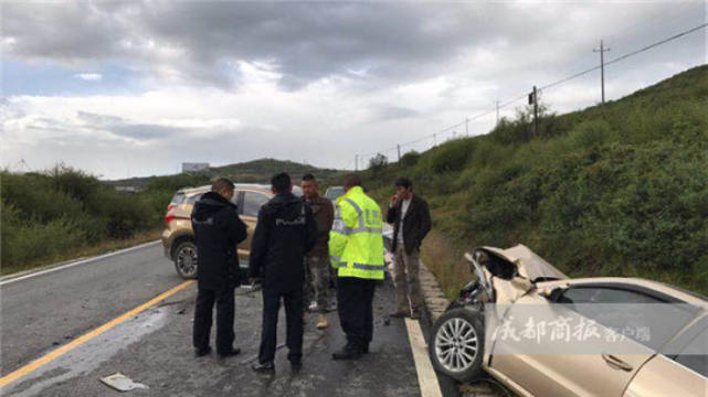 九寨沟地震救灾途中两车相撞 一名民兵不幸牺牲 九寨沟地震救灾途中两车相撞 一名民兵不幸牺牲