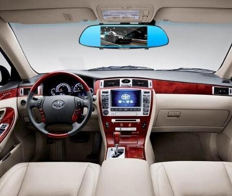 天!老公偷偷在车上装全景天眼仪,精准定位,倒