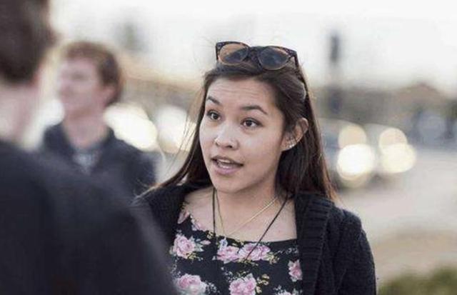 印度姑娘到中国上海,坦言:我们不是来中国旅游