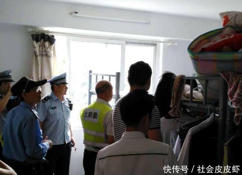 女房东上门突袭检查房子,打开门后傻眼了:男男