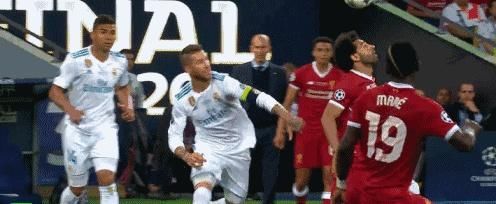 皇马队长使出杀手锏,废掉萨拉赫右手,后者可能