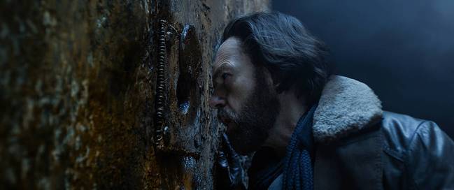 精灵王掌舵《掠食城市》伦敦城 雨果·维文诠