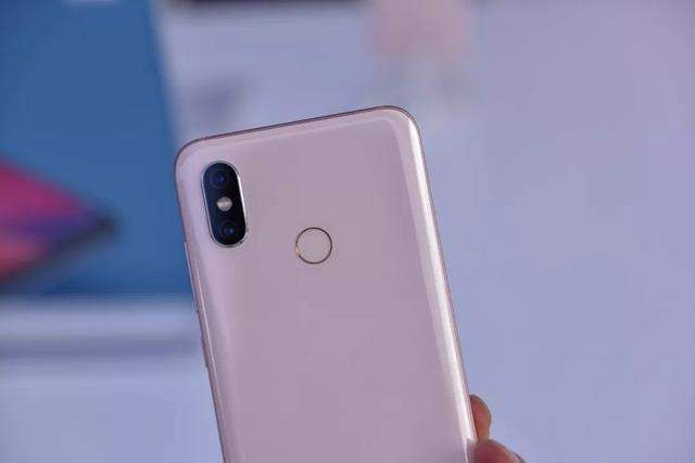 小米8和荣耀play选哪个?用户有话说