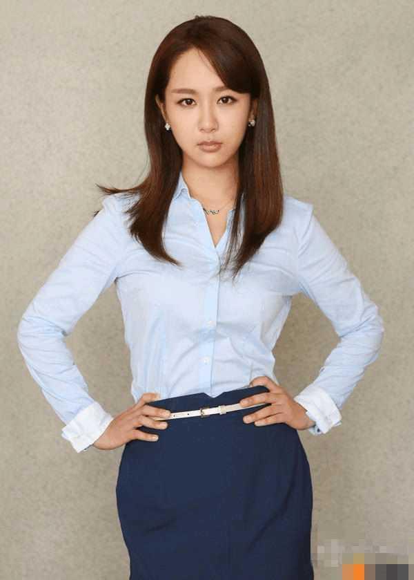 穿衣扛把子杨幂唐嫣刘涛,都没有杨紫穿职业装