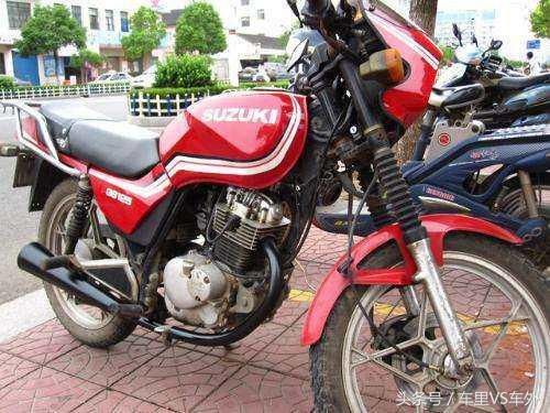 125摩托车能拉多重?有人轻而易举的拉了1000