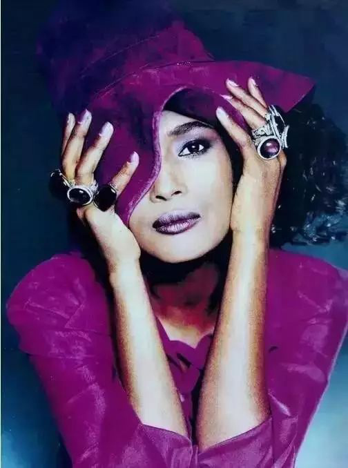 黑女传奇:4 岁被强奸,5 岁被阉割,13 岁被嫁 60 岁老头,25 岁成名