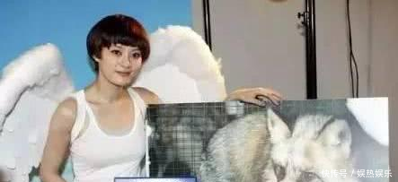 刘嘉玲百万皮草傍身,范冰冰一出场全疯了像几