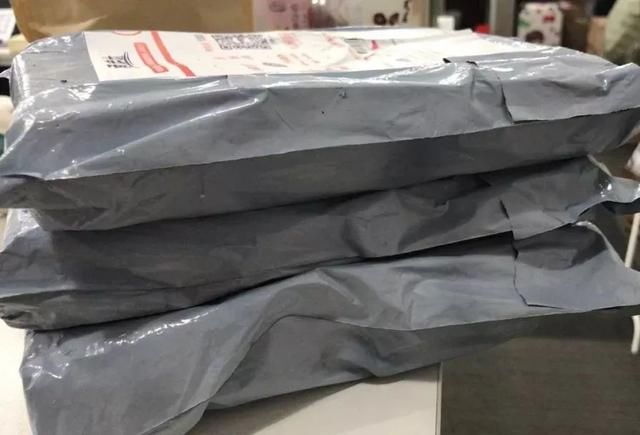 抖音爆款|一秒穿越回童年的游戏机手机壳,陪你