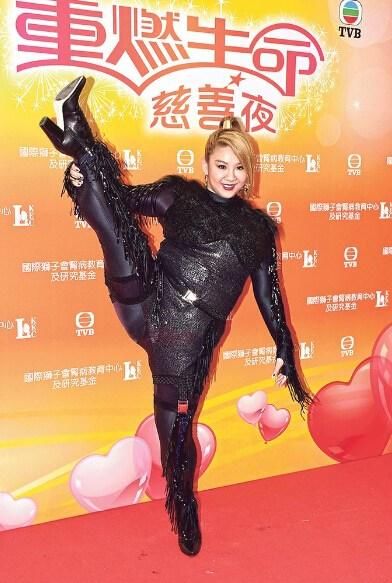 劈一字马就服这些女星,宋茜真功夫,谢娜难度高