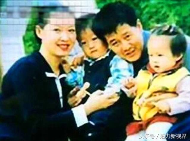 赵本山儿子近照曝光,相貌神似父亲,举止霸气派