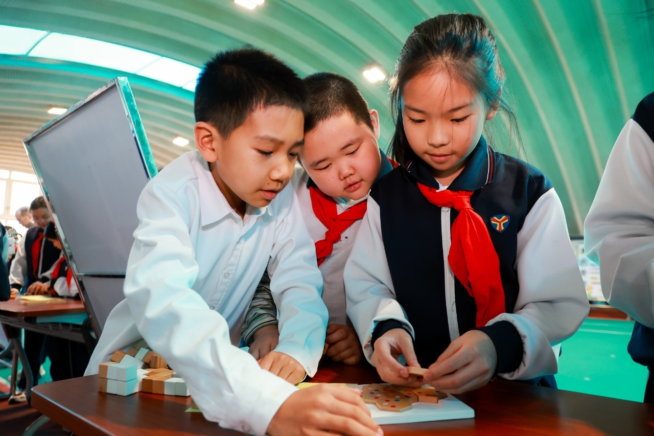 灯市口小学第二届“π”节精彩开幕 灯市口小学第二届“π”节精彩开幕