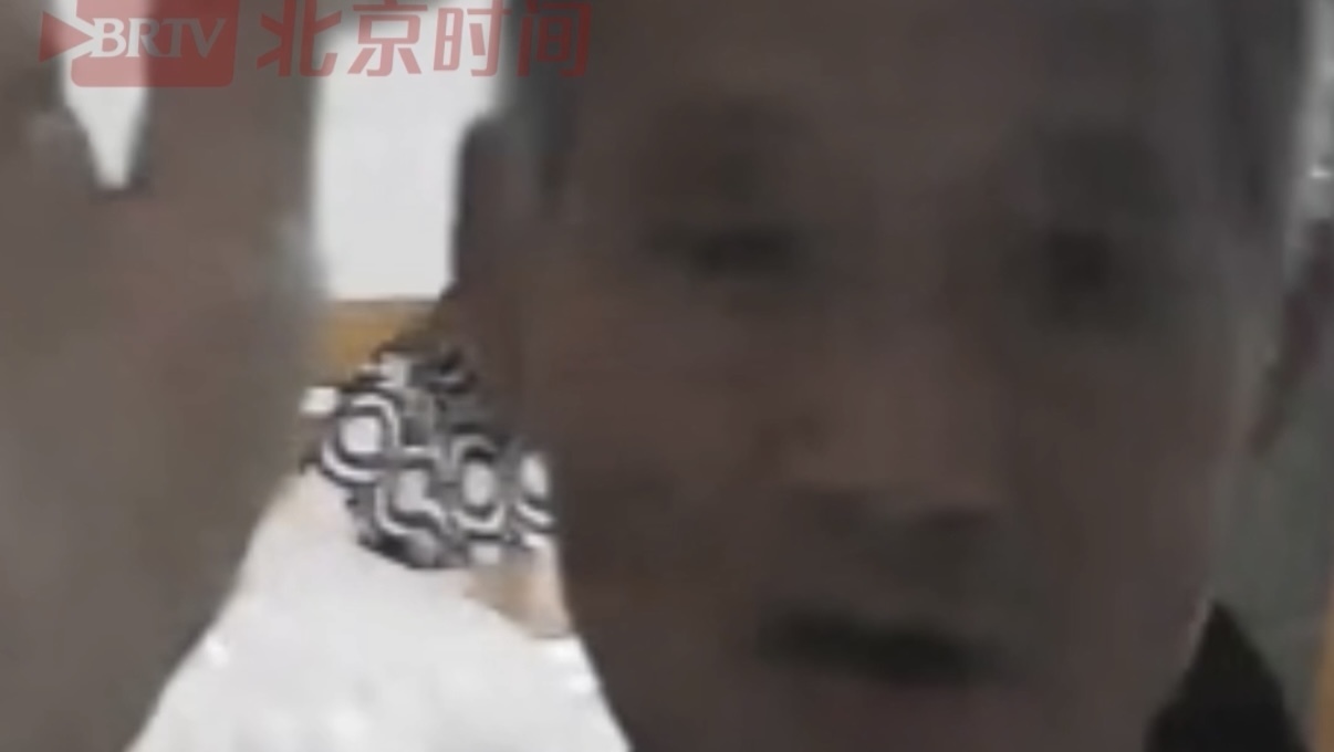泪崩！00后孙女一句“爷爷我爱你”获暖心回复