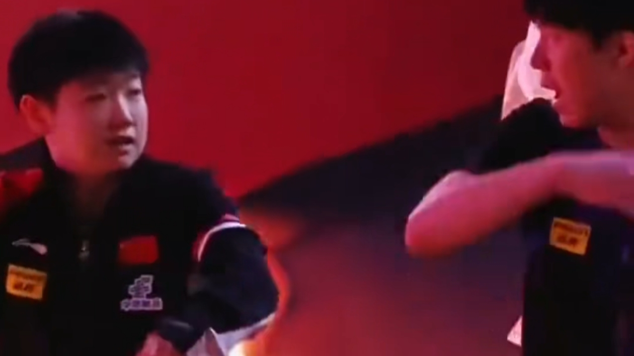#孙颖莎 说第一场她的球拍也有问题