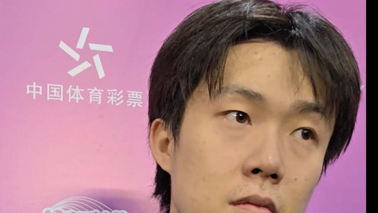 王楚钦被问如何看待王励勤所说“要坚决抵制体育饭圈化的不良行为” 王楚钦被问如何看待王励勤所说“要坚决抵制体育饭圈化的不良行为”