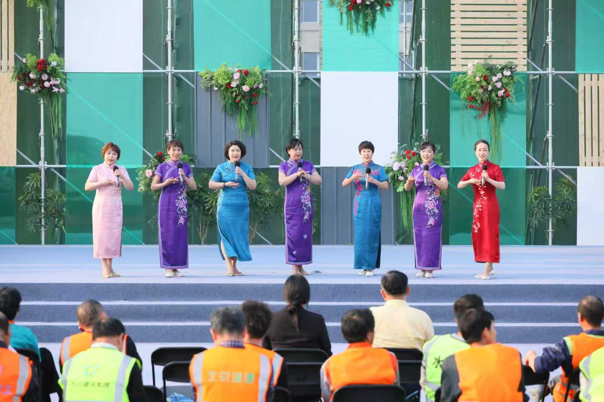 国粹雅韵唱响建设工地戏曲温情致敬劳动匠心