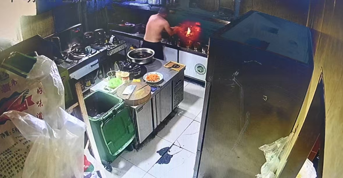 烧烤还没“火”,炭火就惹了“祸” 烧烤还没“火”,炭火就惹了“祸”