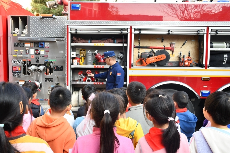 东城消防开学第一课“开课啦”! 东城消防开学第一课“开课啦”!