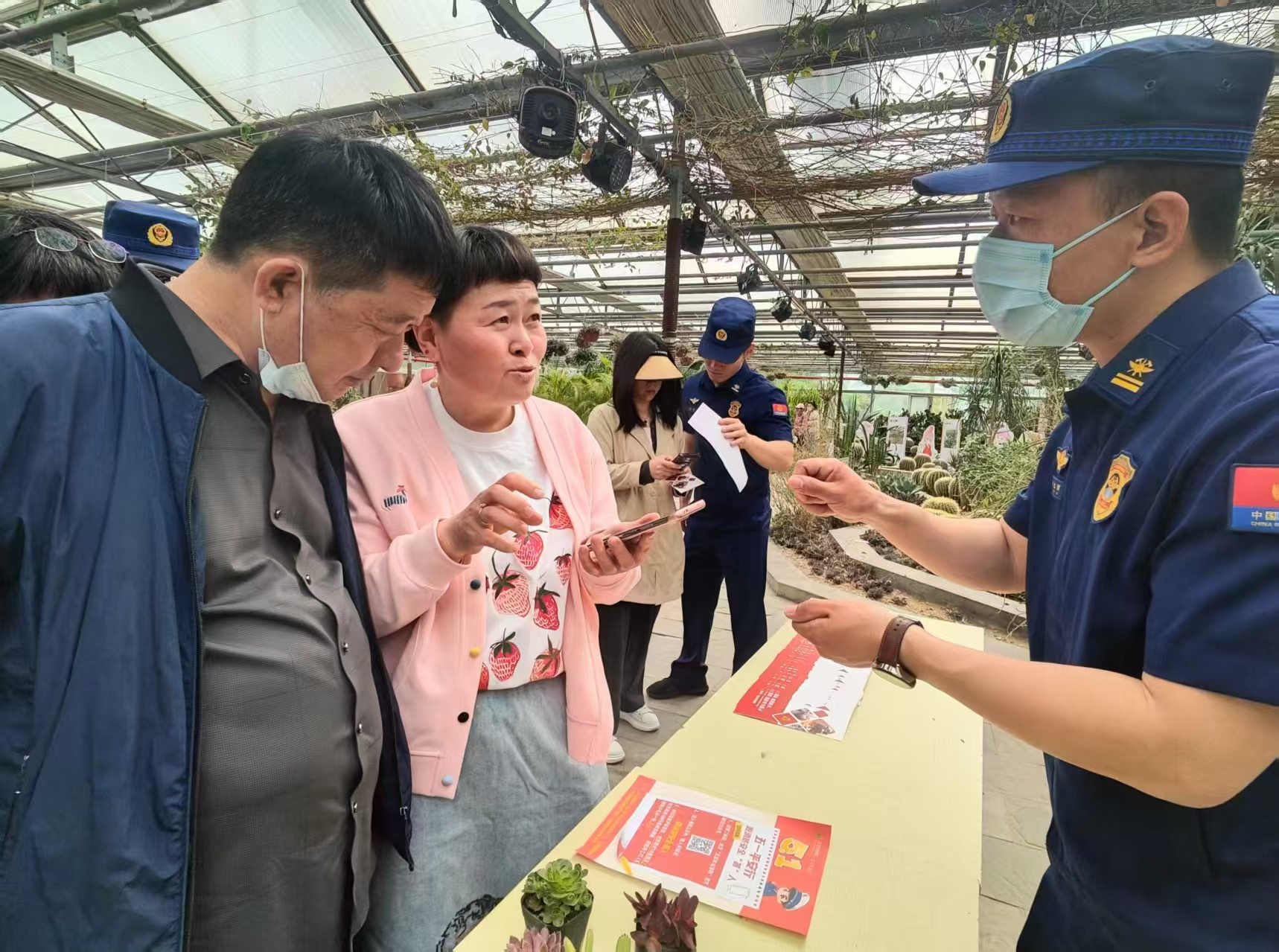 蓝焰护春蕊 花开平安时——丰台消防开展五四青年节消防宣传活动 蓝焰护春蕊 花开平安时——丰台消防开展五四青年节消防宣传活动