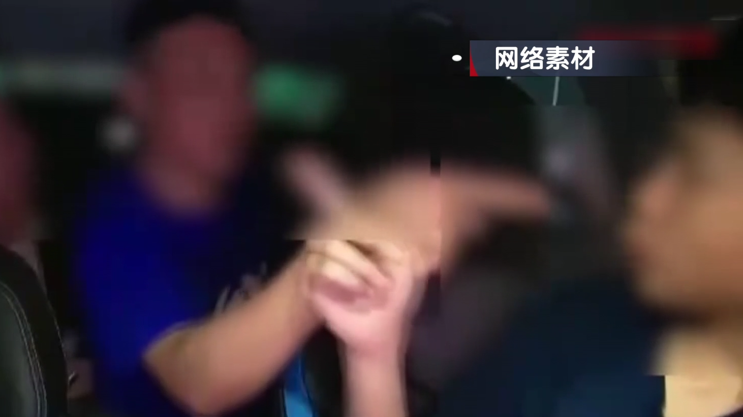 乘客连续殴打网约车司机，引发网友热议