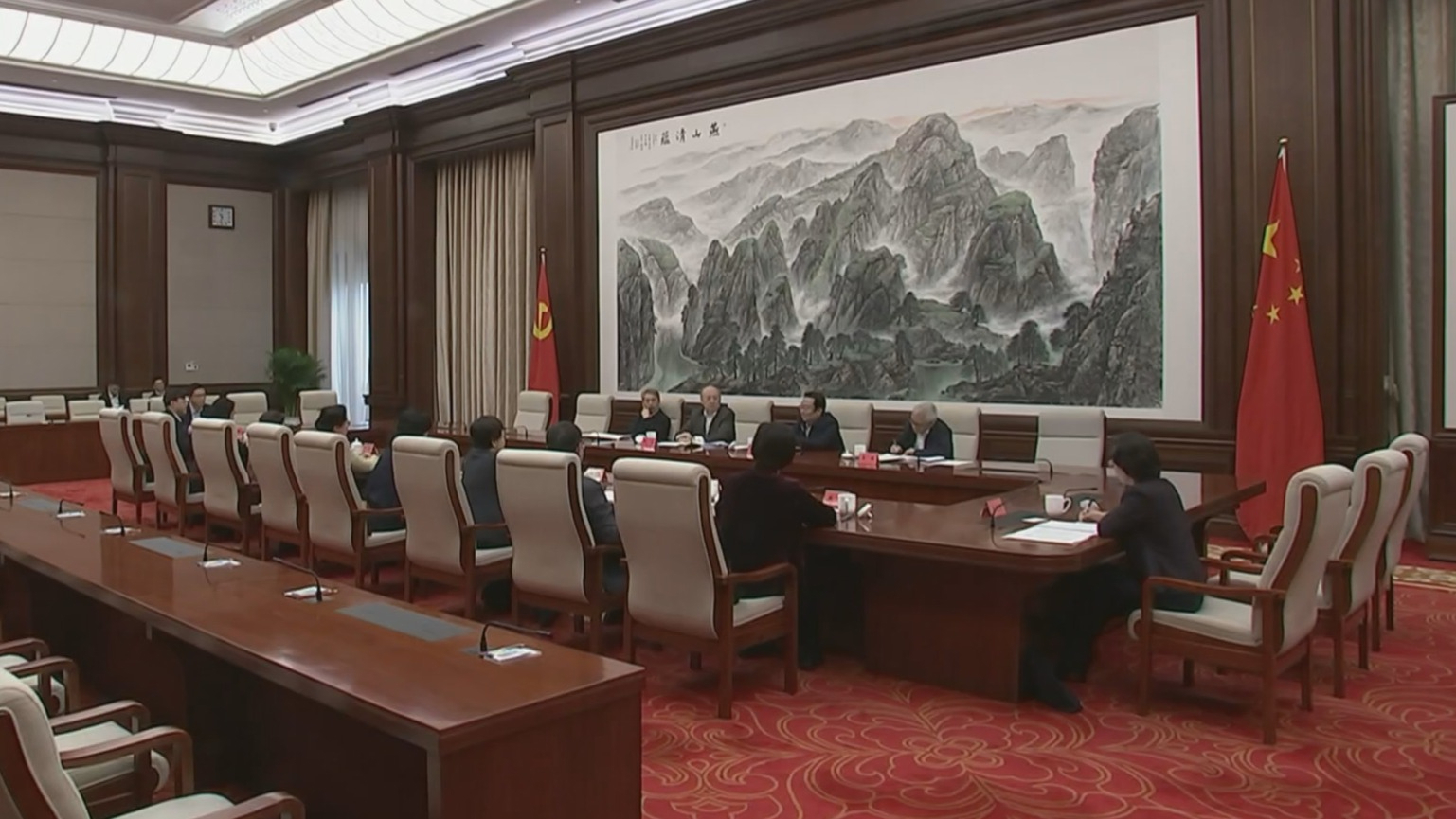 市委就制定北京市国民经济和社会发展第十五个五年规划的建议征求意见