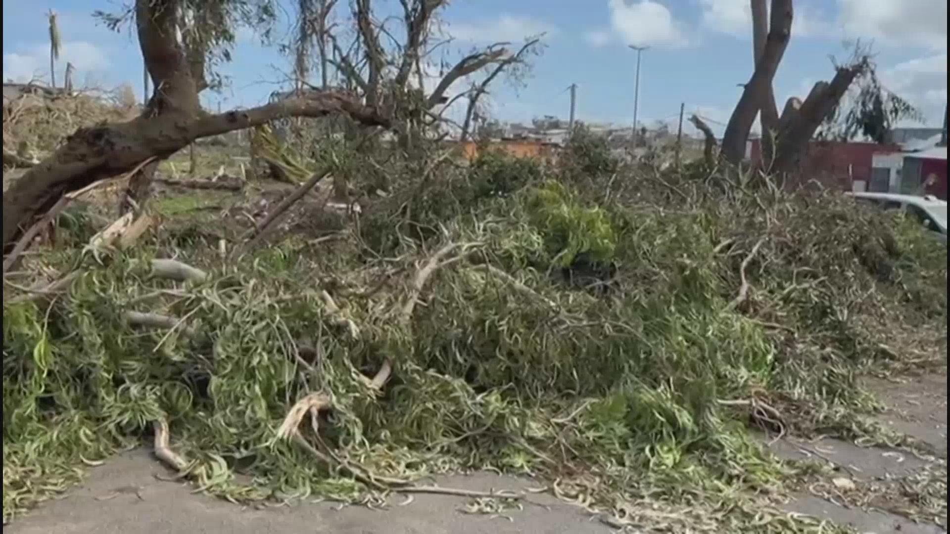 受热带气旋重创满目疮痍 马约特岛实施宵禁 受热带气旋重创满目疮痍 马约特岛实施宵禁