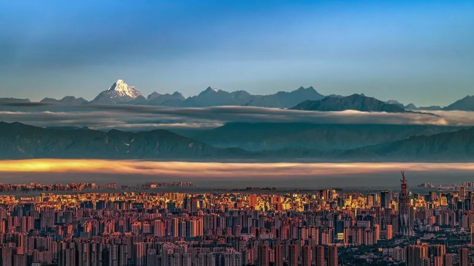 窗含西岭千秋雪!古人诚不欺我!走,去成都看雪山! 窗含西岭千秋雪!古人诚不欺我!走,去成都看雪山!