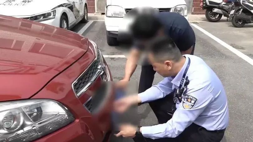 拘留12天!京通快速路一司机开“套牌”车逃避处罚,结果让他也惊呆了 拘留12天!京通快速路一司机开“套牌”车逃避处罚,结果让他也惊呆了