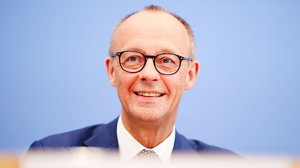 德国总理默茨抵达杭州继续中国之行 德国总理默茨抵达杭州继续中国之行