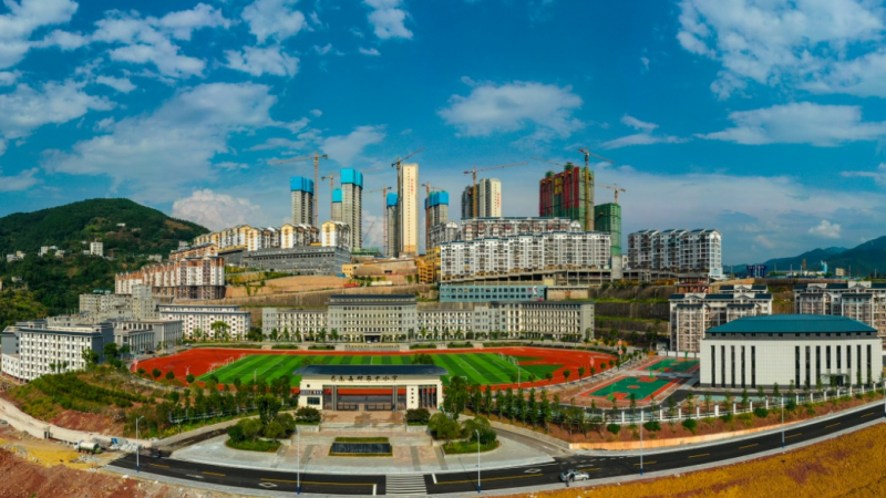 湖北巴东:“京”生有“援” 桃李花开 湖北巴东:“京”生有“援” 桃李花开